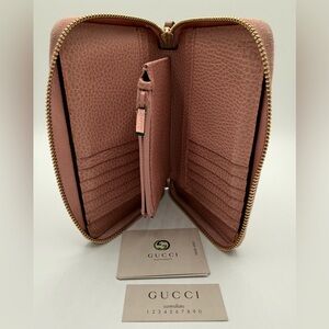 Gucci Interlocking G zip-around wallet - light pink leather + FREE COA!